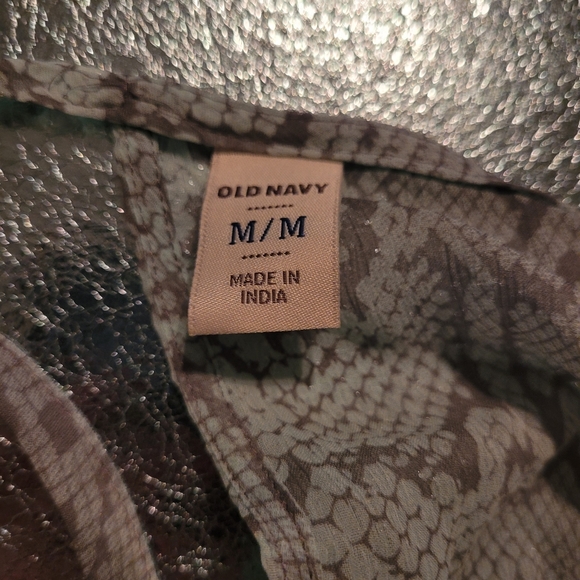 Old navy sheer tank with blue snake skin print - Picture 6 of 6